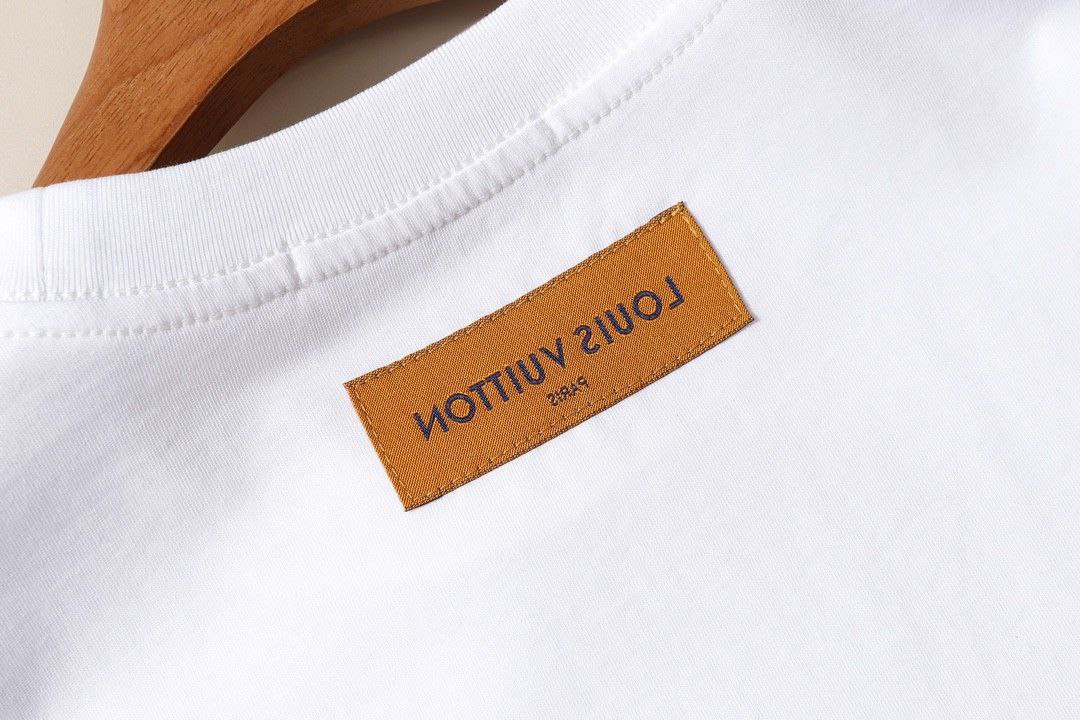 Louis Vuitton LV new cotton round neck short sleeved T-shirt, perfectly matched with embroidery on the chest, customized with top-quality pure cotton fabric