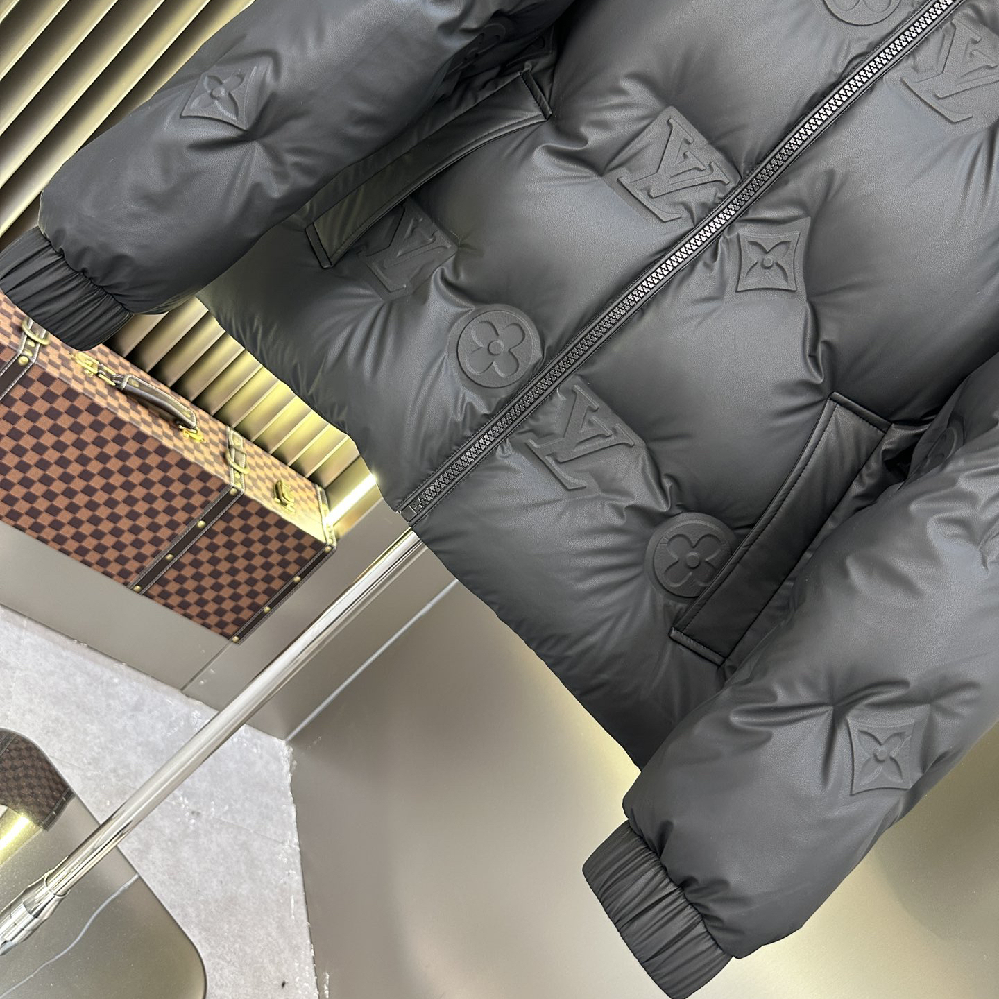 Louis Vuitton LV high-end down jacket, original customized hardware accessories, fully imported original customized, using top-grade 90 white duck down, super soft, unisex, couple style