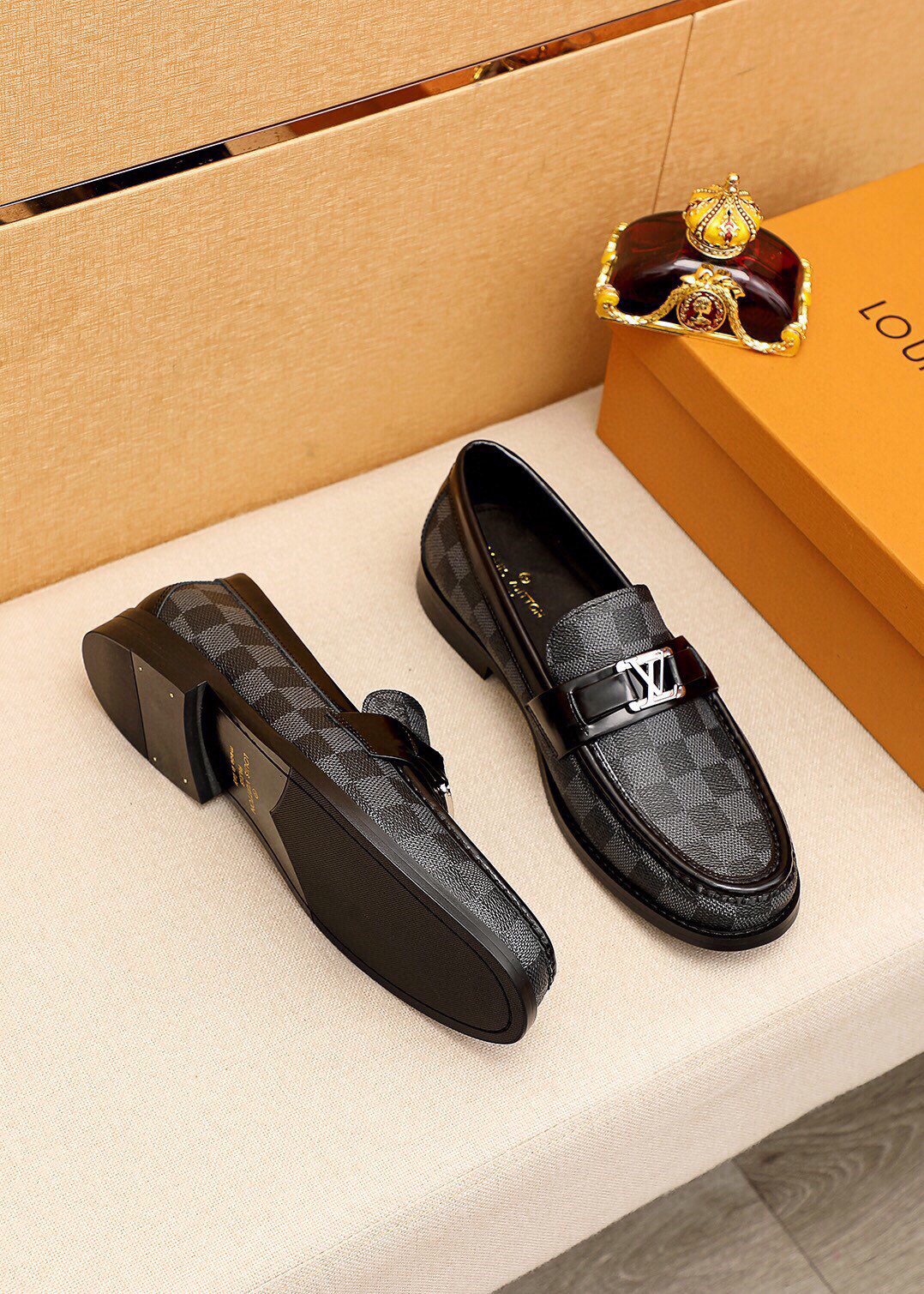 Louis Vuitton LV new fashionable business men's shoes ,Complete set of packaging boxes and receipts