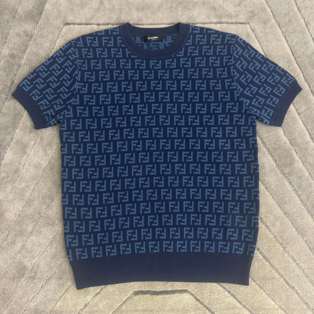 Fendi men's knitted short sleeved T-shirt, meticulously crafted with unique craftsmanship. Using the latest customized imported mulberry silk fabric, comfortable and breathable R180