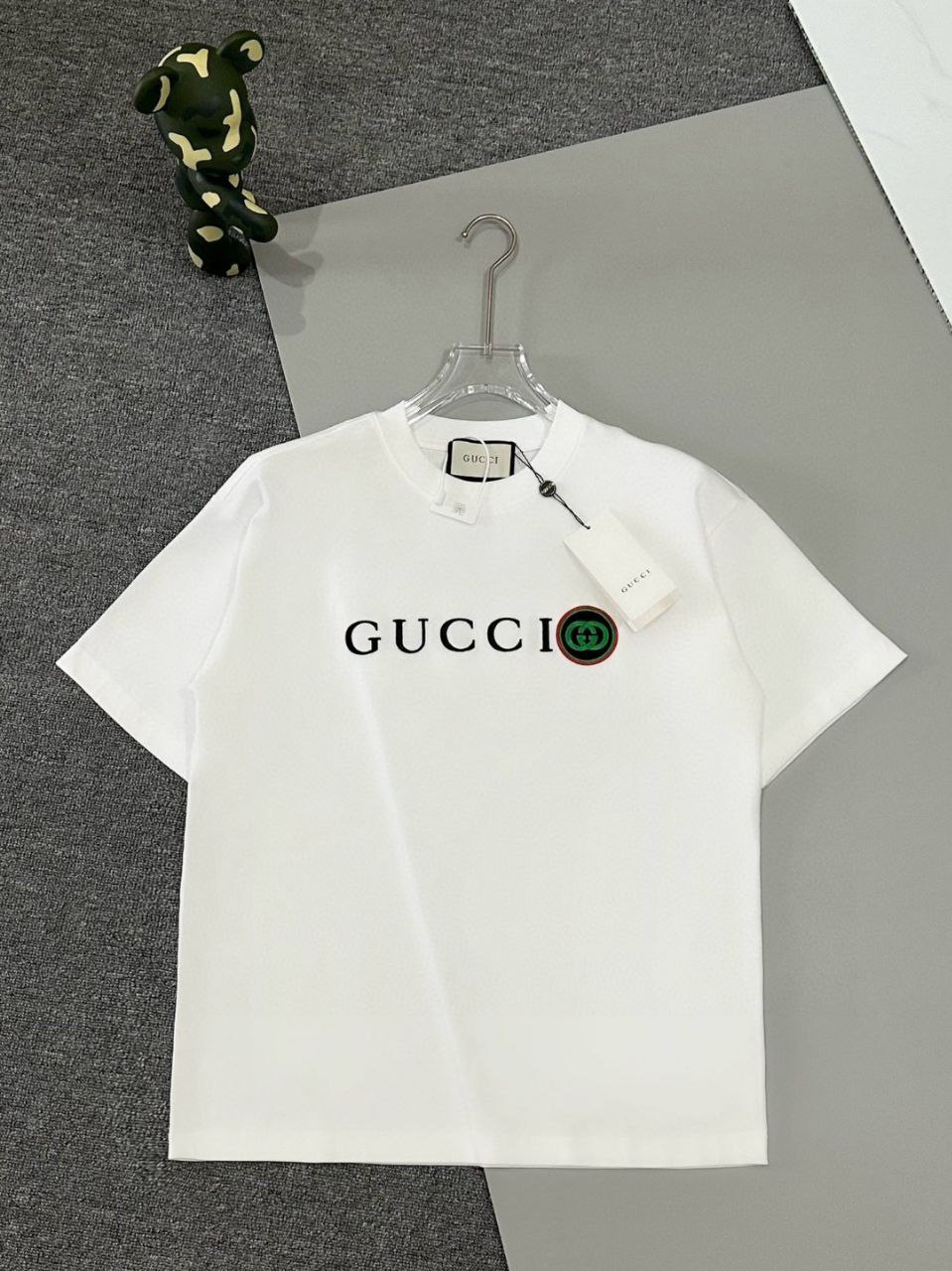 GUCCI's latest top-level version features chest logo embroidery craftsmanship, classic embroidery, couple style