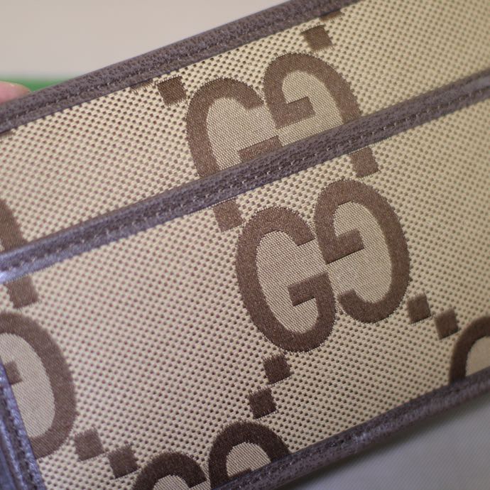 Gucci  latest collection of GG letter patterns, interlocking handbag, coffee color, complete packaging box, receipts