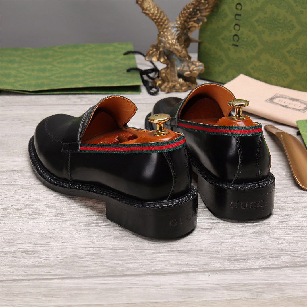 Gucci set leather shoes, with a top layer of cowhide and a classic leather outsole, including a full package packaging box