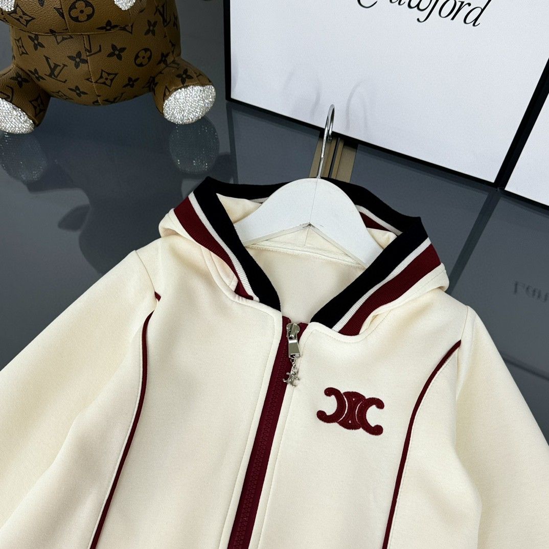 Celine, high-end children's clothing, boys' and girls' sets, made of pure cotton fabric, embroidered logo, comfortable and good-looking upper body