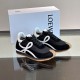 Loewe couple's German training sports shoes, classic series, a perfect artistic piece. Good looking and comfortable to wear, the shoes are lightweight and come in multiple colors, R340