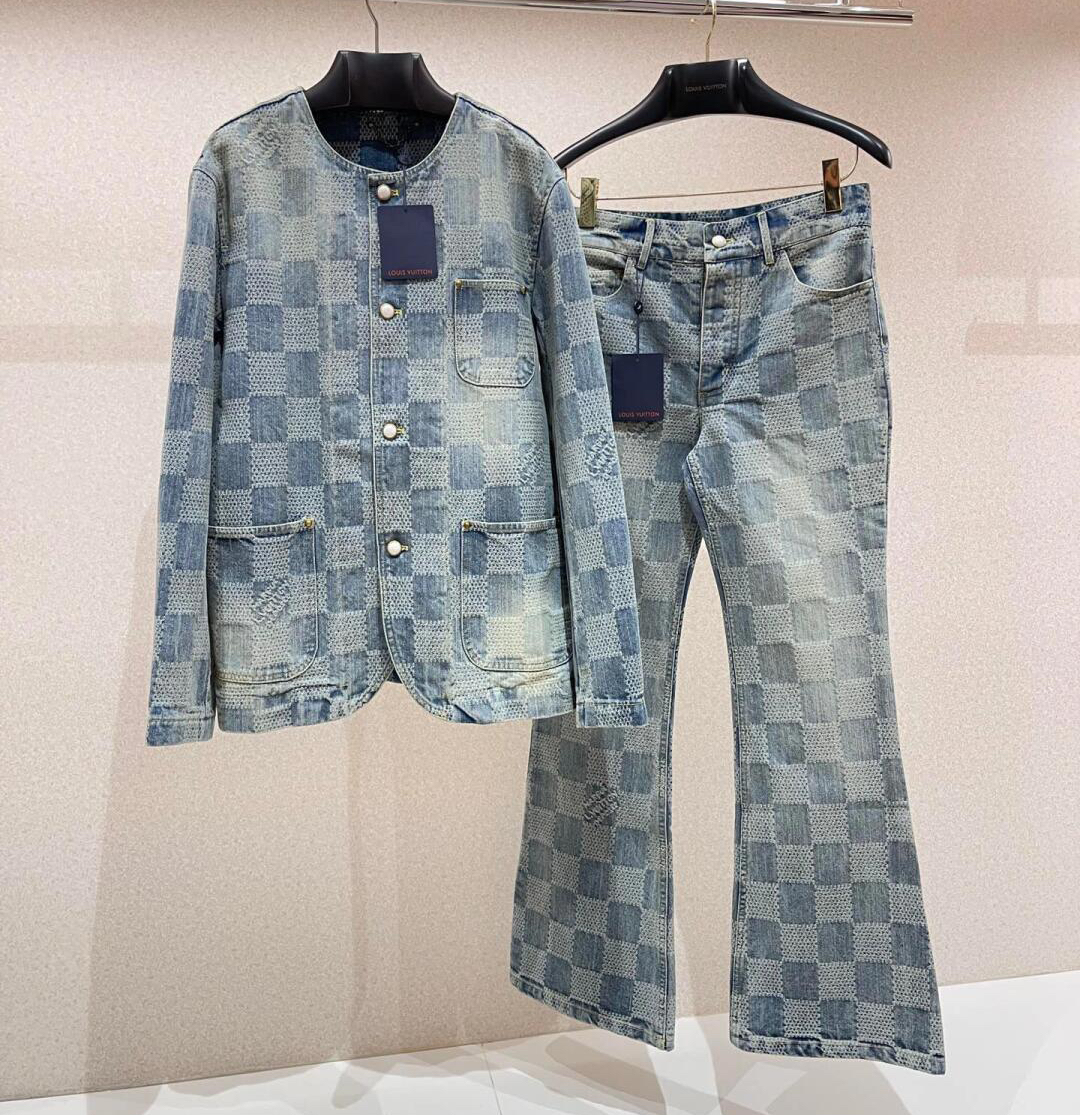 Louis Vuitton jeans, denim jacket, set, optional, checkerboard micro flared pants woven with coarse twill fabric, retro effect, flared pants design R350