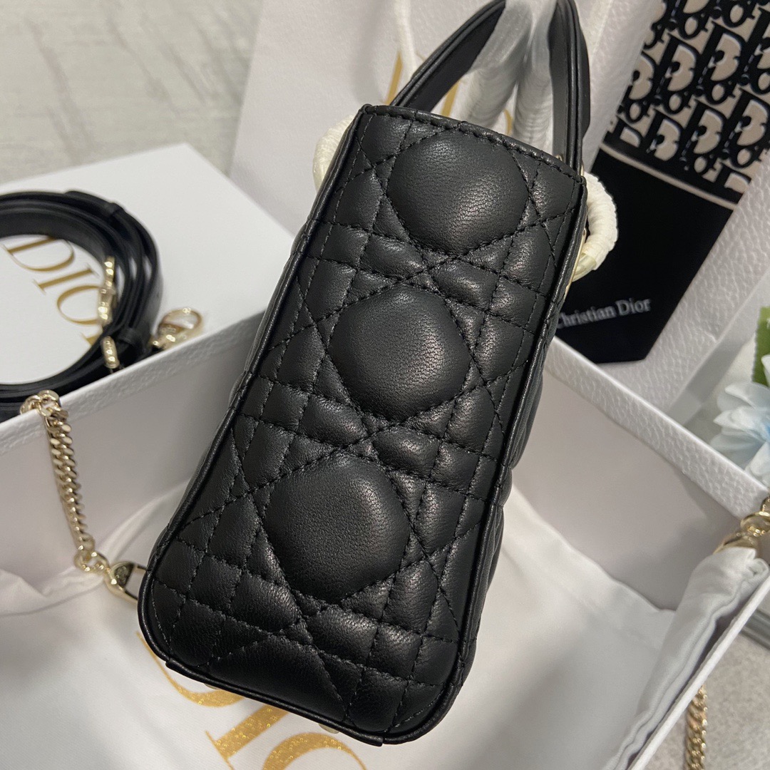 Dior Diana bag, 17cm mini three grid black, imported lambskin, paired with red silk lining, rose gold, adjustable leather shoulder strap/chain,R550