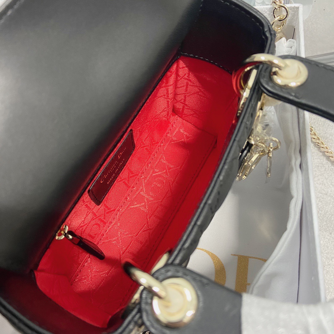 Dior Diana bag, 17cm mini three grid black, imported lambskin, paired with red silk lining, rose gold, adjustable leather shoulder strap/chain,R550