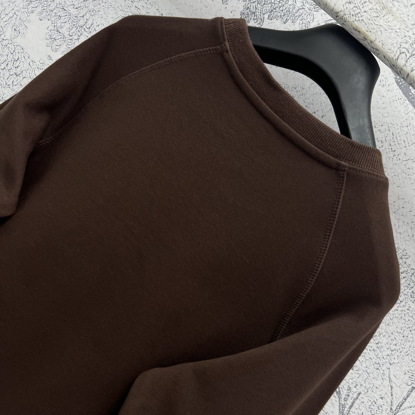 Dior's new printed letter pattern, coffee colored short hoodie, fashionable and easy to match