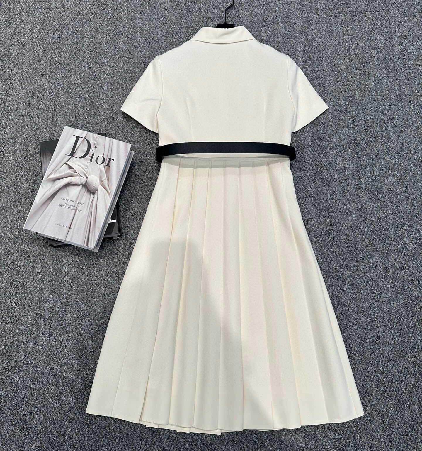 Dior's new embroidered CD dress with pleated hem and CD belt, Complete packaging box