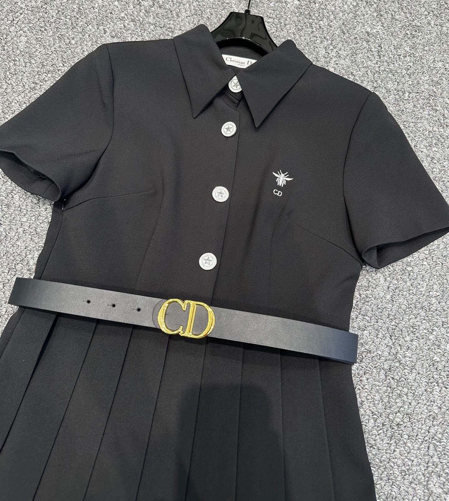 Dior's new embroidered CD dress with pleated hem and CD belt, Complete packaging box