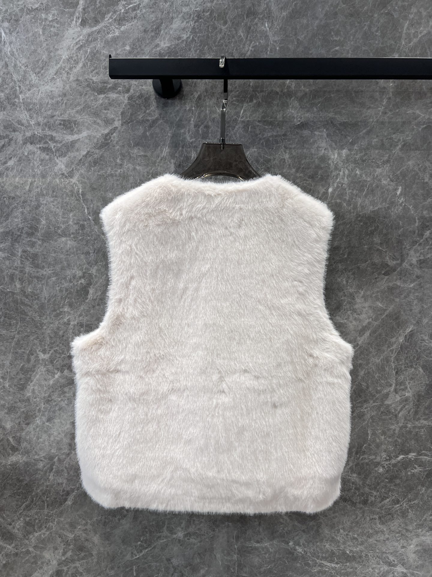 Valentino, new butterfly nail bead fur integrated vest jacket with eco-friendly fur fabric, butterfly finished sewing