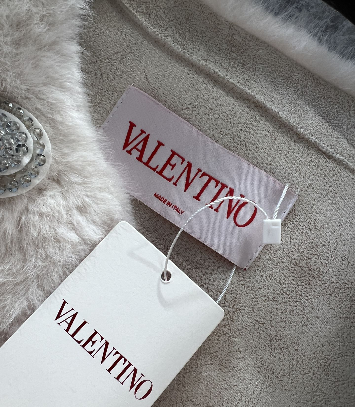 Valentino, new butterfly nail bead fur integrated vest jacket with eco-friendly fur fabric, butterfly finished sewing